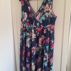Ladies long maxi flowing print dress