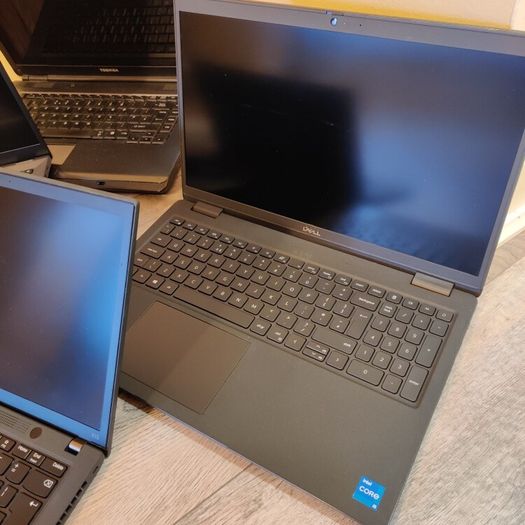 10 Laptops - for parts only