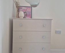 Chest of drawers
