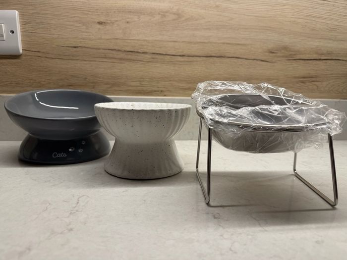 3 brand new cat feeding/water bowls