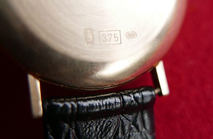 Rjw 9ct Gold 375 Cased Mens Swiss Made Wristwatch (works Perfectly)
