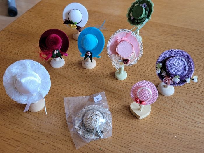 Dolls house - Miniature shop - hats, shoes, handbags, umbrellas and more