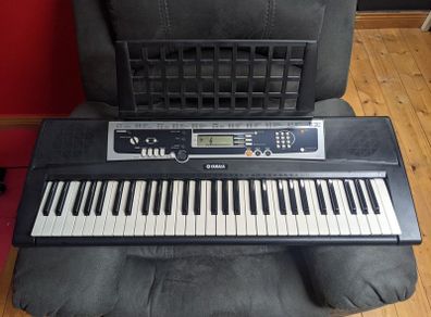 Yamaha Electronic Keyboard YPT-210