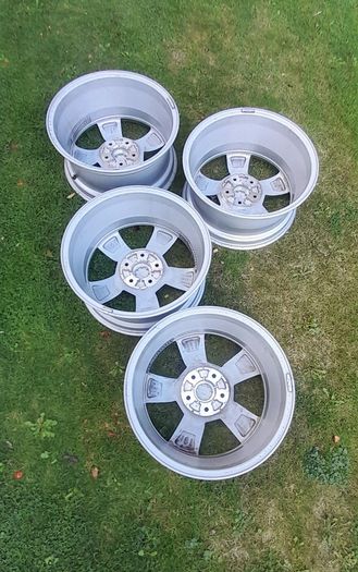 Kia  17"  5x114.3