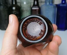 70 - Vintage 4oz Marmite Dark Brown Glass Jar