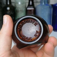 70 - Vintage 4oz Marmite Dark Brown Glass Jar