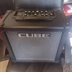 Roland cube 40gx