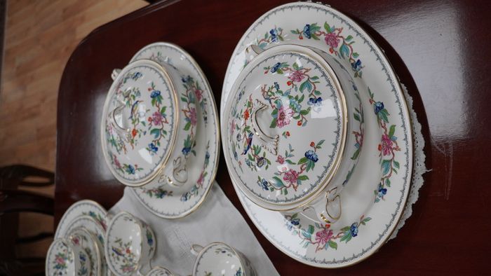 Aynsley Pembroke 68-Piece Fine Bone China Dinner Set for 12
