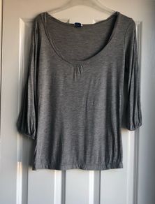 Grey Oasis top - sz 12