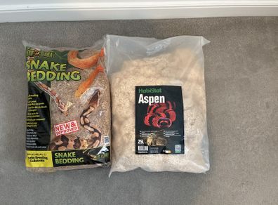 Snake bedding x 2
