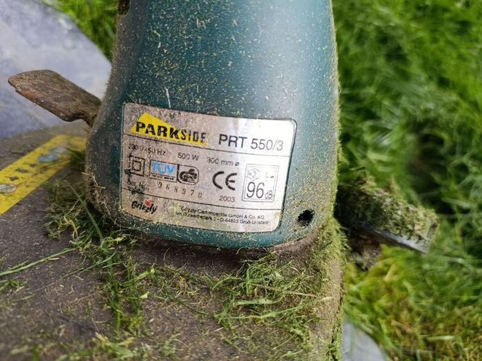 Garden edge trimmer
