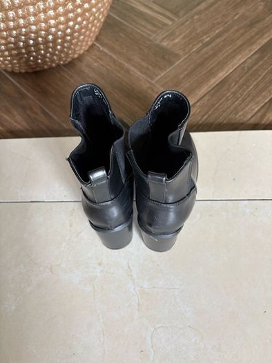 Extra wide boots