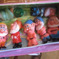 7 dwarfs     made in Hong Kong