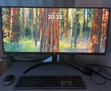 LG 34WP550 34 IPS Full HD UltraWide Monitor + HDMI + Bluetooth keyboard/mouse