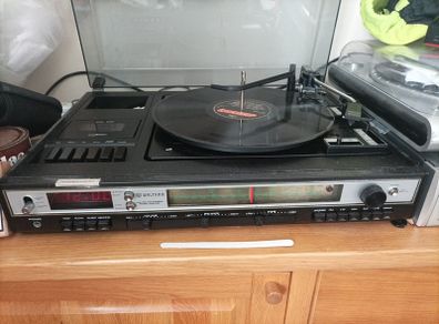 Vintage Stereo Walthamhas has only
