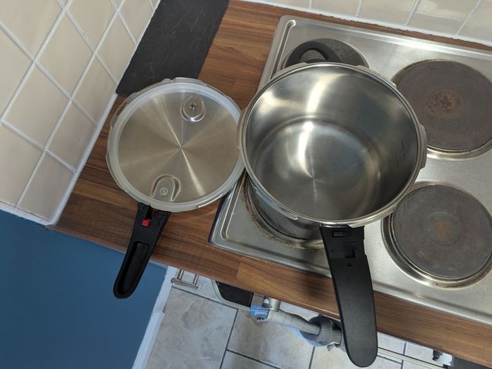 Almos Brandy New Amazon Basics stainless steel pressure cooker 6L