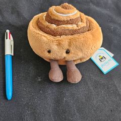 Jellycat Amuseables Cinnamon Bun