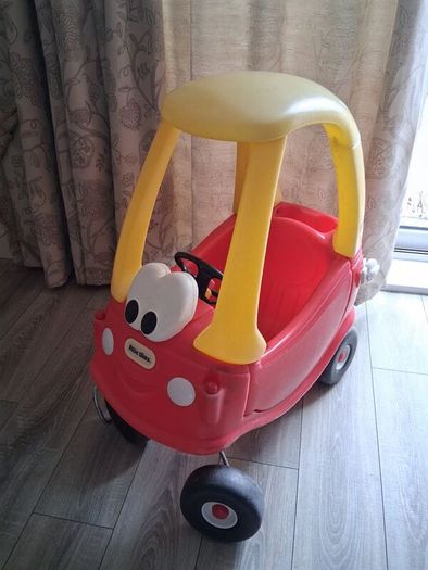 Toy car