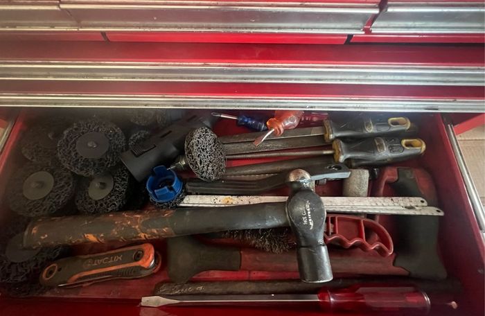 tool chest with tools
