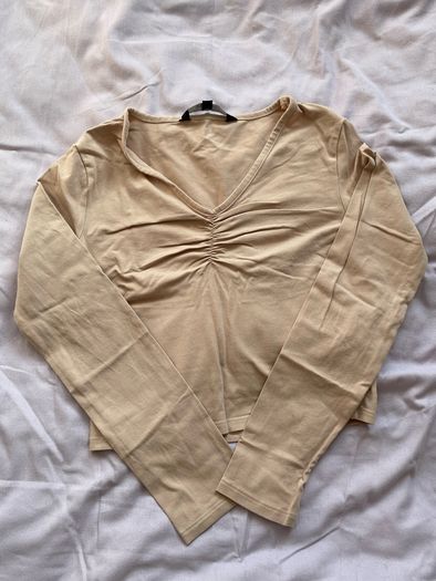long sleeve beige crop top