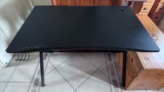 Gaming desk