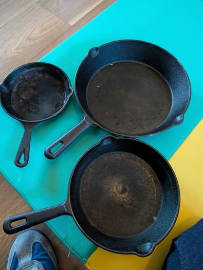 Cast iron pans x3