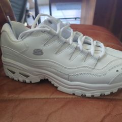 Sketchers low top