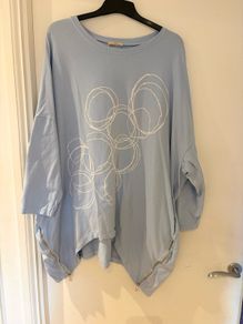 Funky Top 100% cotton.
