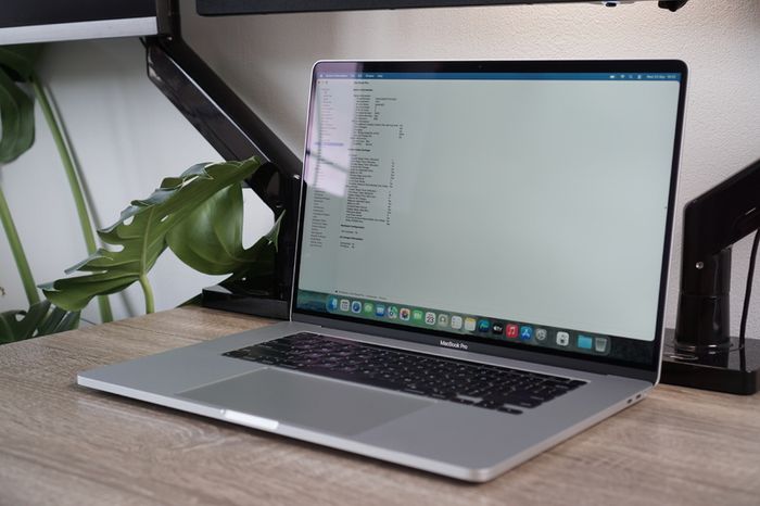 MacBook Pro 16" 2019 32GB | i7-9750H | 512GB | Radeon Pro 5300M 4GB