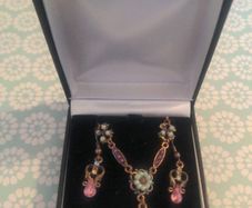 Necklace and earrings set