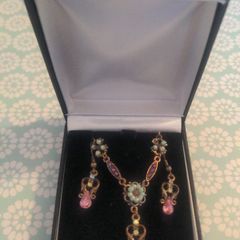 Necklace and earrings set