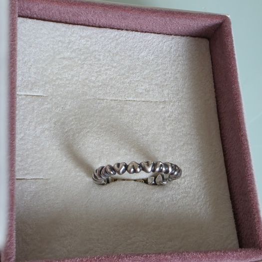 Pandora forever love hearts stackable ring size (52)(no box)