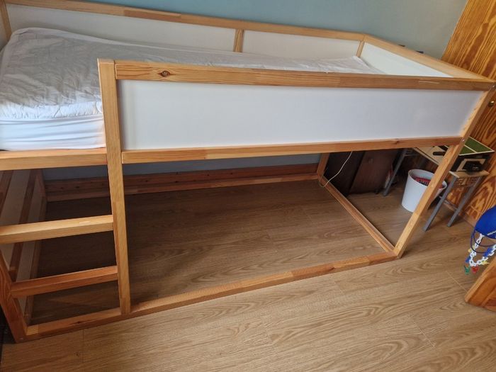 Mid sleeper