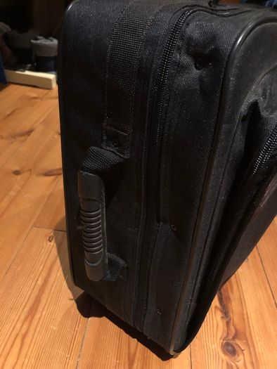 Alto/soprano double saxophone case.