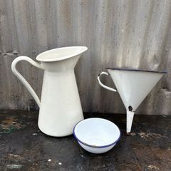 Vintage Enamel ware c1940