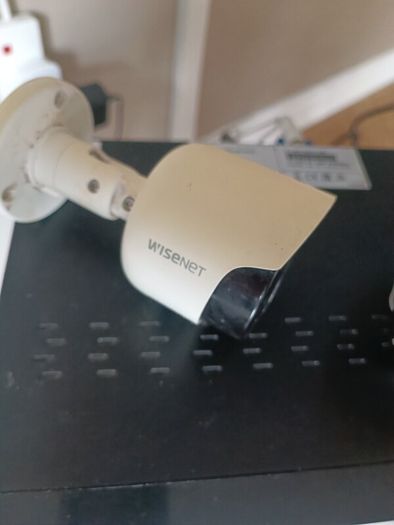 Outdoor security cameras X2  +4 channel DVR and 1tb harddrive