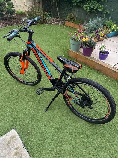 Boys Bike - excellent condition