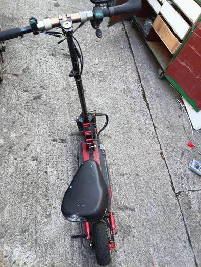 Electric scooter