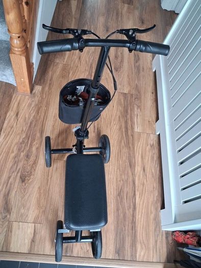 Mobility knee walker