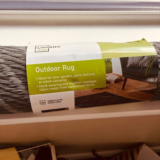 Outdoor rug