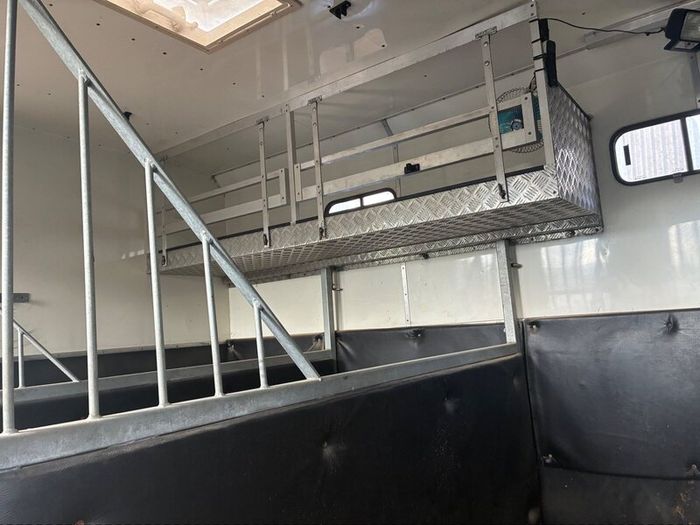 2006 Iveco silver horse lorry