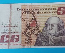 Irish  1991 Five Pound "SCOTUS" banknot in Fine  condition
