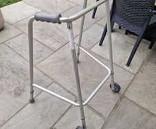 Walking frame