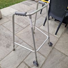 Walking frame