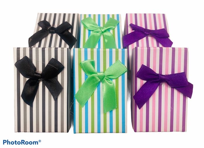 Folding Velour Necklace Displays