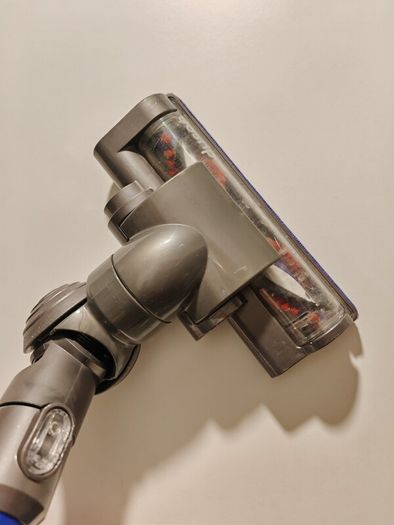Dyson V6
