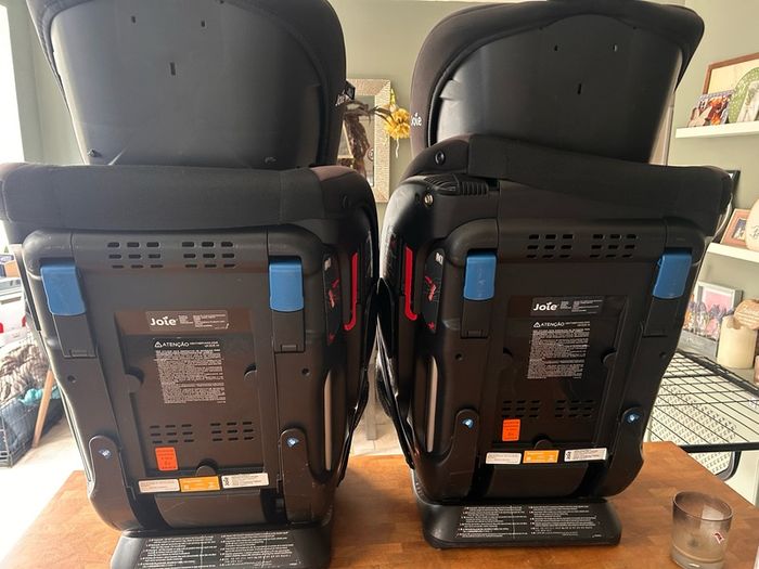 Twin Jole car seats. Excellent condition.