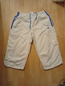 Adidas Originals 3/4 Length Cargo Shorts ((Size Adult M / like New))