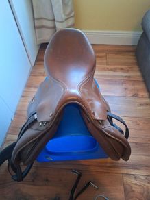 Brown Leather saddle 17 Inches
