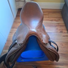 Brown Leather saddle 17 Inches